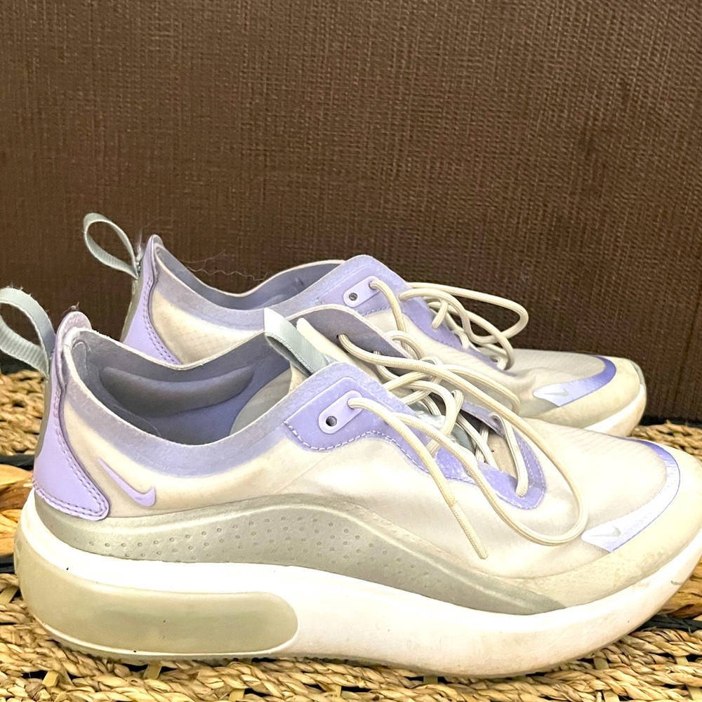 Nike womens 7.5